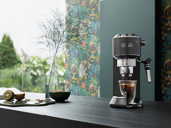 DeLonghi Dedica EC 685.BK Black