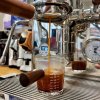 Tairro skleněná oboustranná odměrka s dřevěným madlem 75 ml