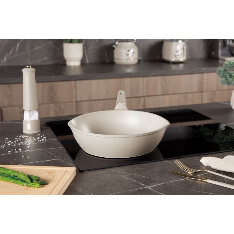 BERLINGERHAUS Pánev hluboká s titanovým povrchem 28 cm Sahara Collection