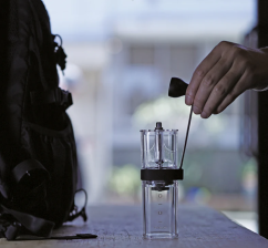 Mlýnek na kávu Hario Smart G - Transparent