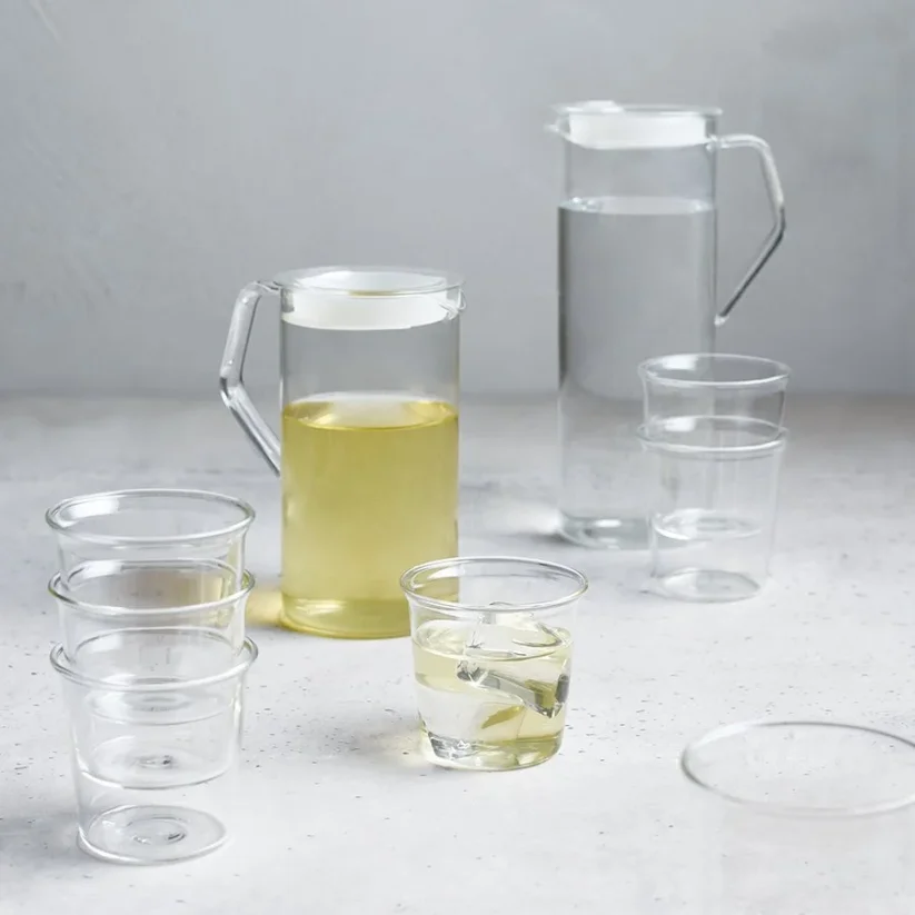Kinto CAST sklenená karafa na vodu 750 ml