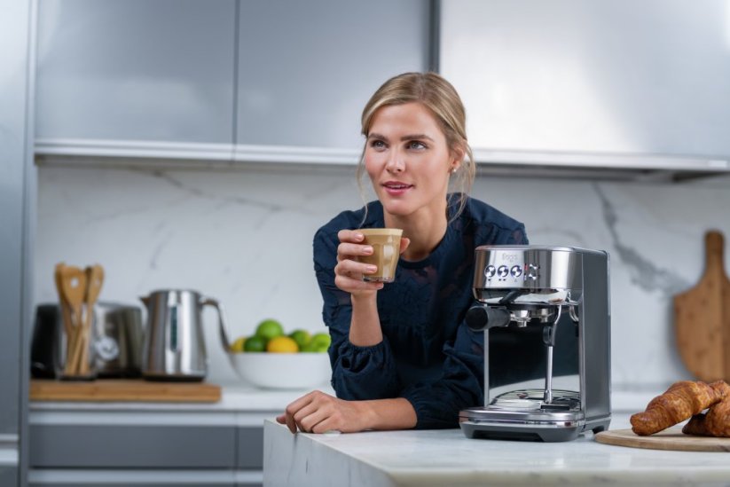 Kávovar Sage BAMBINO™ PLUS SES500BTR