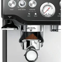 Kávovar Sage BES875BTR Black Matt