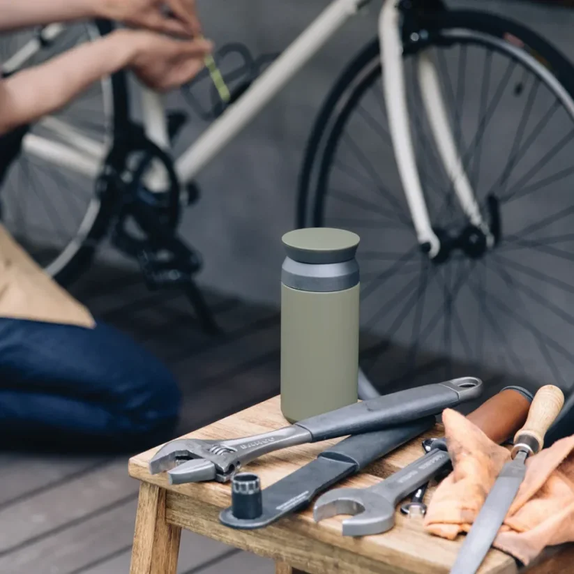 Kinto cestovní termoska khaki 500 ml