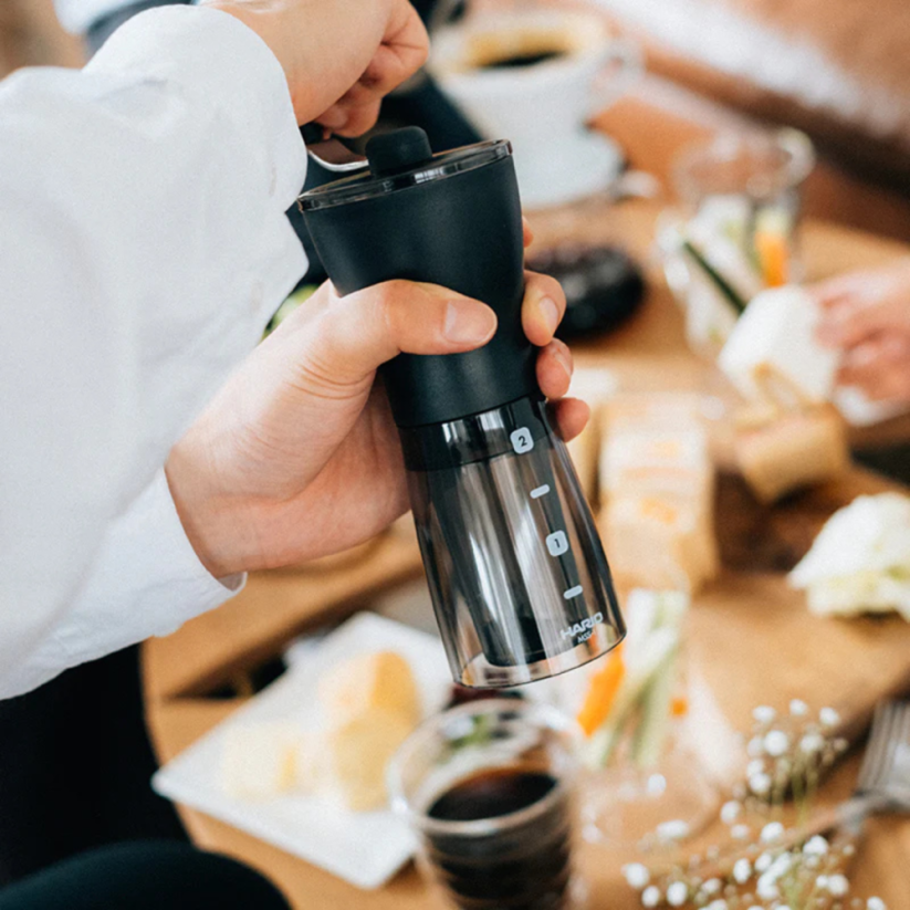 Mlýnek na kávu Hario Mini Mill Slim Plus