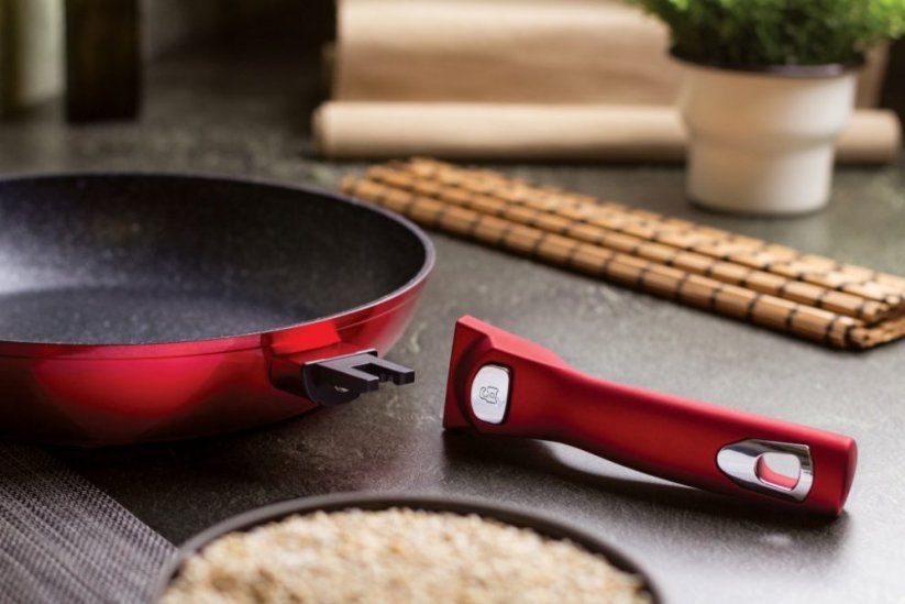 BERLINGERHAUS Pánev s odnímatelnou rukojetí + víko Burgundy Metallic Line 24 cm