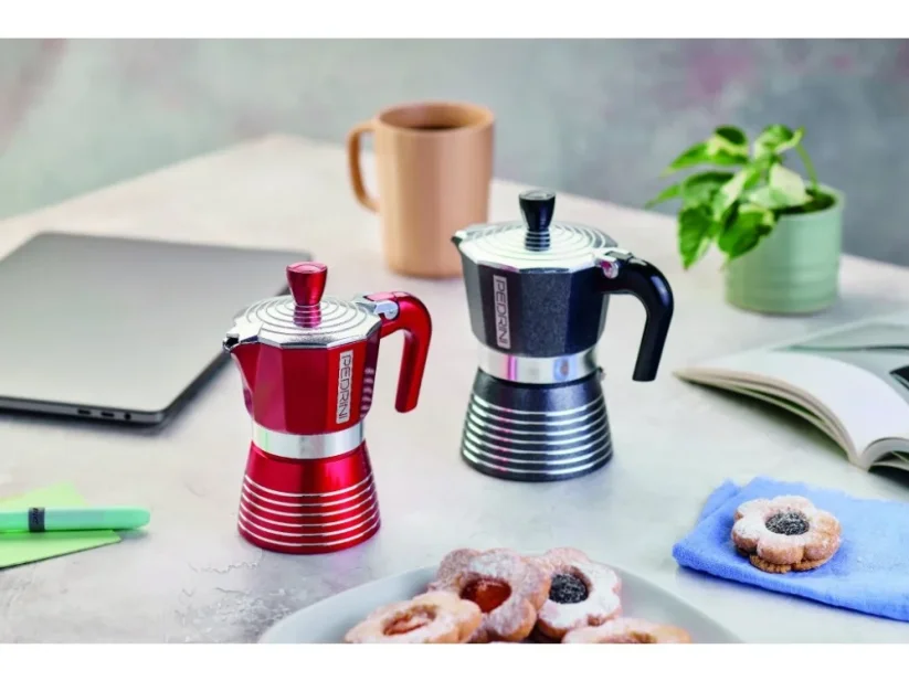 Moka konvička Pedrini Infinity černá - Velikost porce moka: 6 porcí