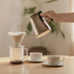 Kinto keramický dripper OCT bílý 4 šálky