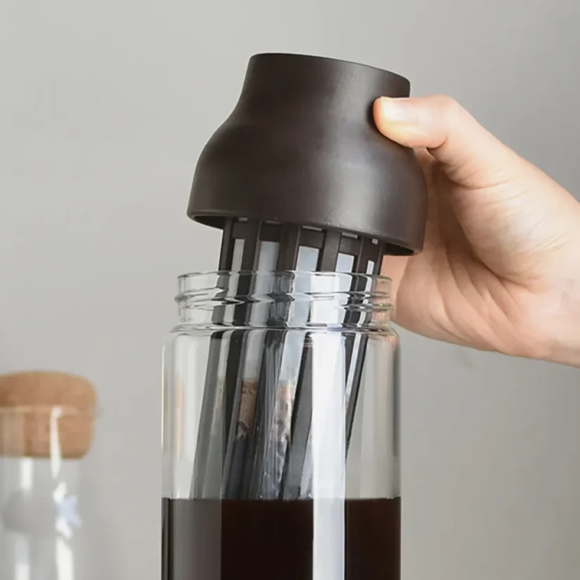 Kinto CAPSULE Cold Brew karafa tmavě hnědá 1000 ml