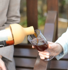 Hario láhev na ledovou kávu béžová