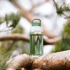 Kinto plastová láhev na vodu 950 ml zelená