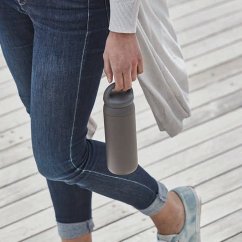 Kinto Day Off cestovní termoska tmavě šedá 500 ml