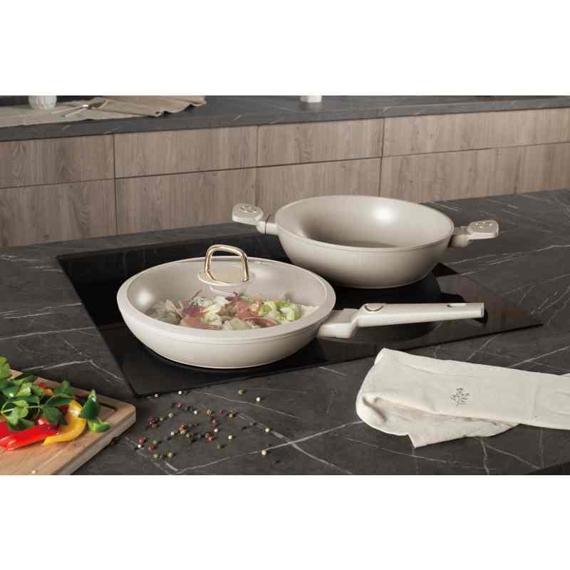 BERLINGERHAUS Pánev s titanovým povrchem a poklicí 28 cm Sahara Collection